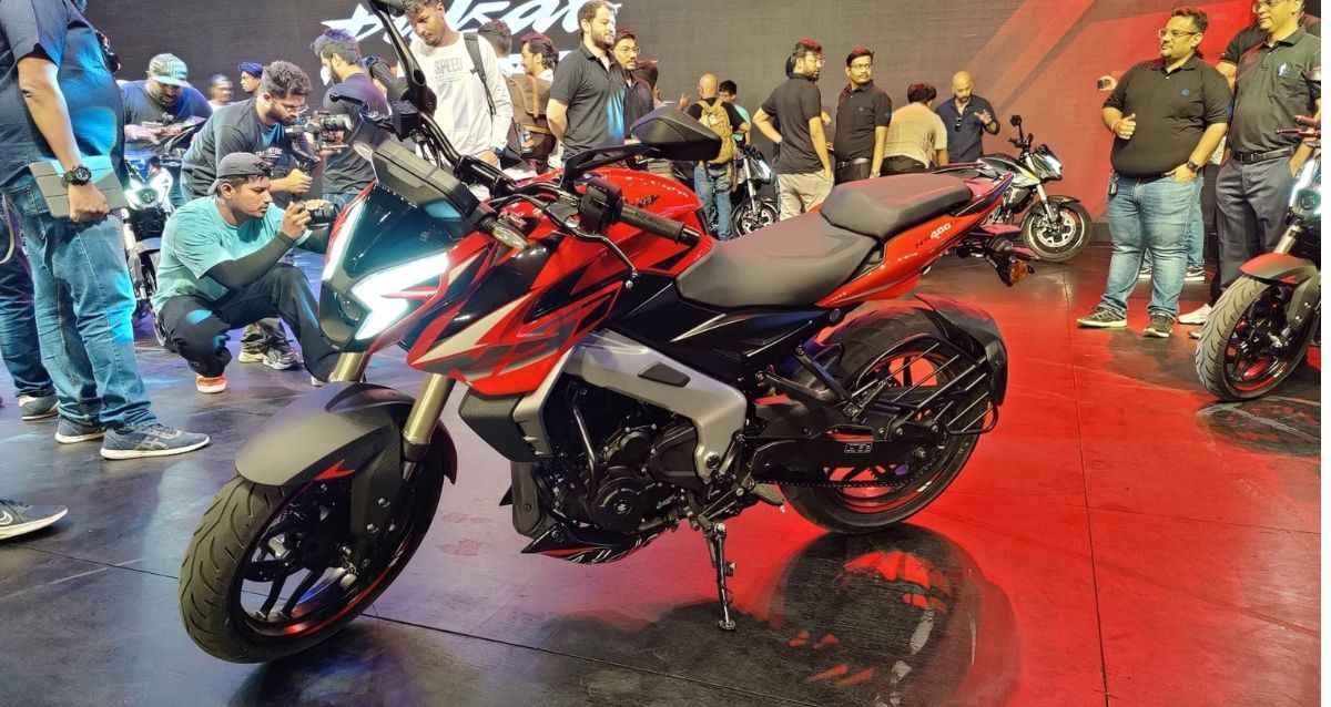 Bajaj Pulsar NS400Z: नई Bajaj Pulsar NS400Z लॉन्च से पहले हुई शोरूम में स्पॉट, दमदार इंजन और नए फीचर्स से लैस Skill Job Bajaj Pulsar NS400Z